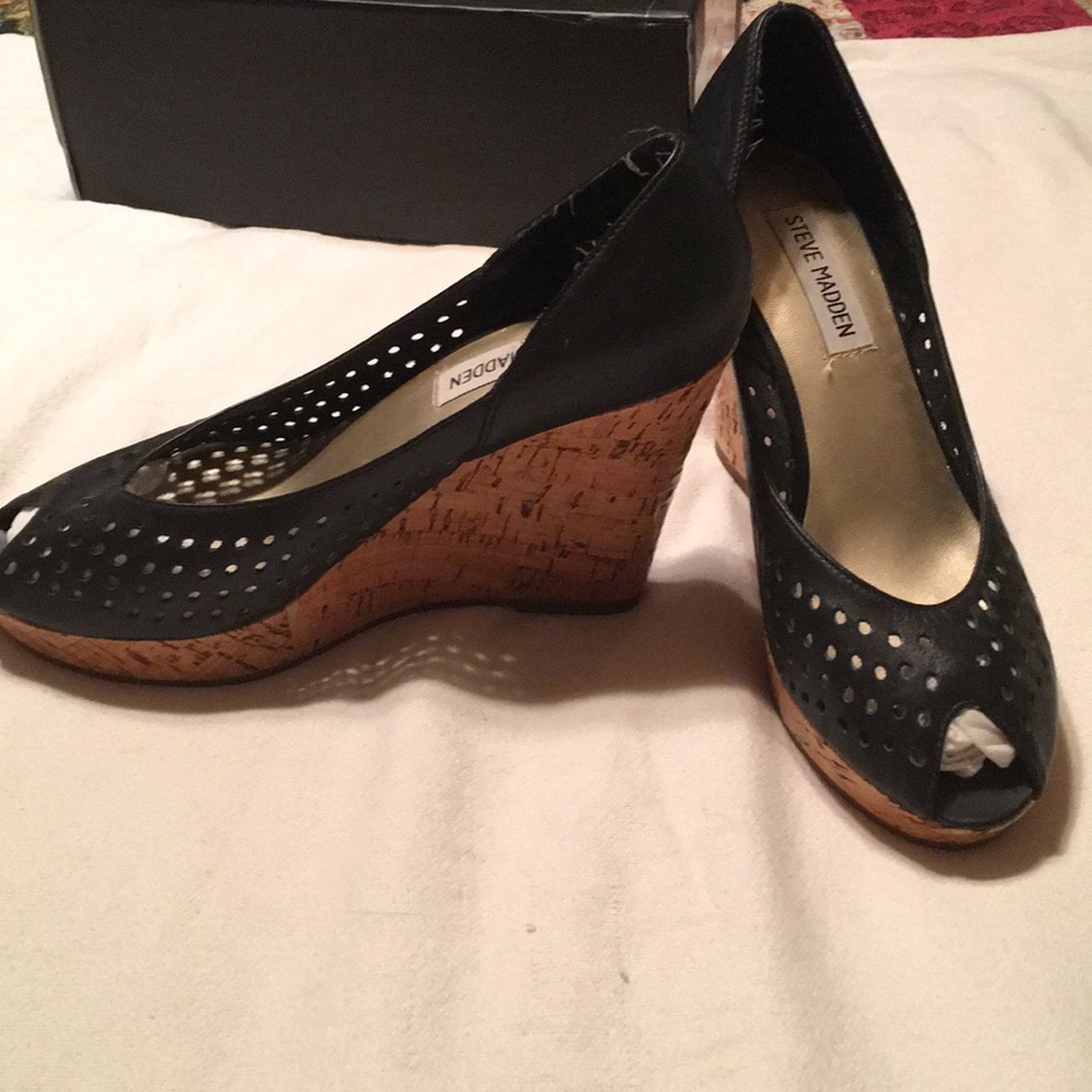 Steve Madden leather wedge peep toes